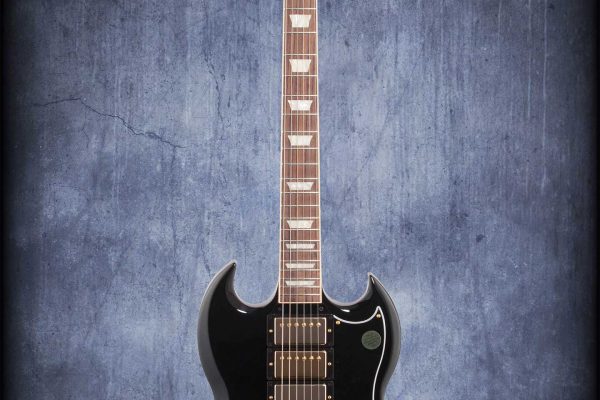 Gibson-SG-Standard-3-Pickup-Sideways-Tremolo-Ebony-front-gibzone